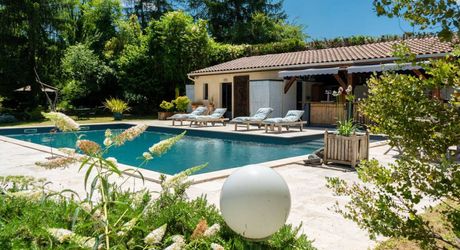 Élégante longère avec piscine