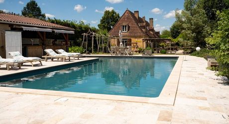 Élégante longère avec piscine