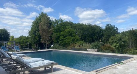 Élégante longère avec piscine