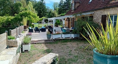 Élégante longère avec piscine