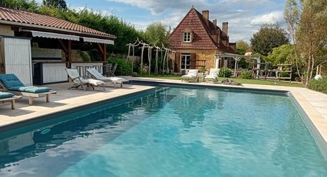 Élégante longère avec piscine