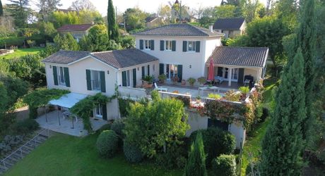 GREAAT COUNTRYSIDE LOCATION WITH VIEWS. LARGE 234m2 HOUSE WITH SWIMNING POOL ON 3460SQM OF LAND. BELVES AREA. 