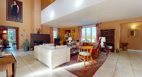 GREAAT COUNTRYSIDE LOCATION WITH VIEWS. LARGE 234m2 HOUSE WITH SWIMNING POOL ON 3460SQM OF LAND. BELVES AREA. 