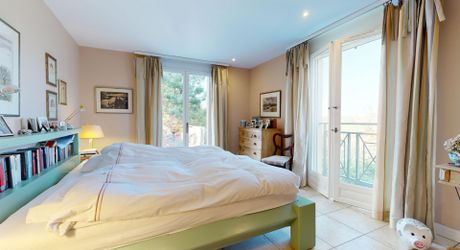 GREAAT COUNTRYSIDE LOCATION WITH VIEWS. LARGE 234m2 HOUSE WITH SWIMNING POOL ON 3460SQM OF LAND. BELVES AREA. 