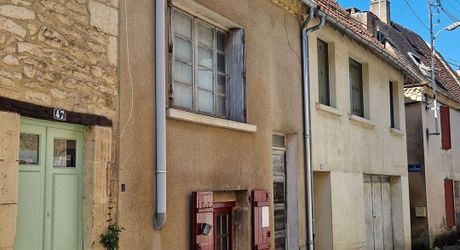 Immeuble locatif dans le centre du Bugue