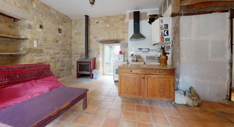 Maison au coeur d'un des plus beaux villages de France, à rénover, avec appartement indépendant et garage