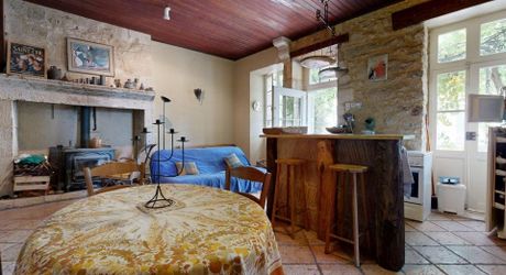 Maison au coeur d'un des plus beaux villages de France, à rénover, avec appartement indépendant et garage
