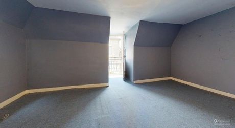 Maison au coeur d'un des plus beaux villages de France, à rénover, avec appartement indépendant et garage