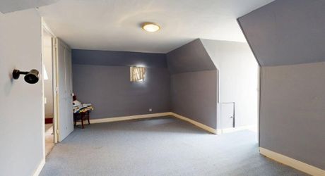 Maison au coeur d'un des plus beaux villages de France, à rénover, avec appartement indépendant et garage
