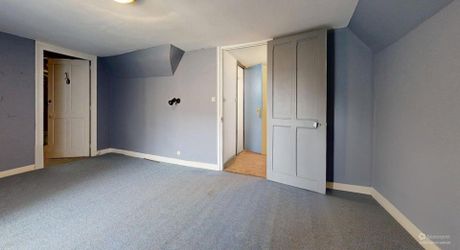 Maison au coeur d'un des plus beaux villages de France, à rénover, avec appartement indépendant et garage