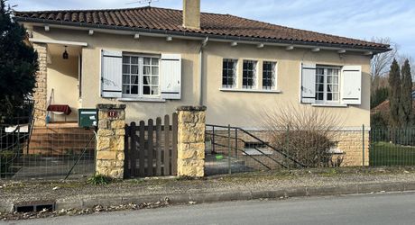 Maison de quasi plain pied à vendre proche des commerces.
