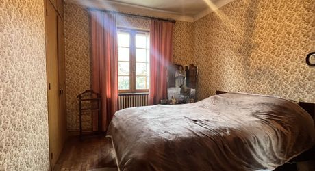 Maison de quasi plain pied à vendre proche des commerces.