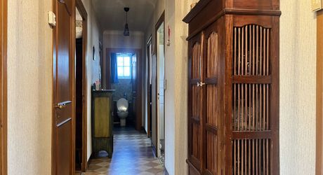 Maison de quasi plain pied à vendre proche des commerces.