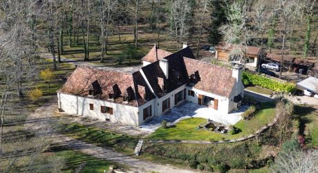 Grande demeure périgourdine avec vue sur la Dordogne