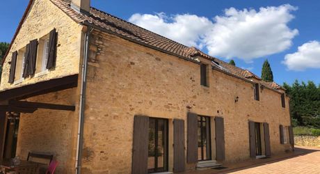 Ensemble de caractère avec gîtes, piscine et jacuzzi entre Montignac et Sarlat