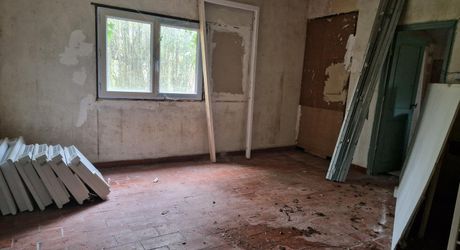 Maison perigordine en pierres à renover avec dépendances et terrain d'env 5000m2