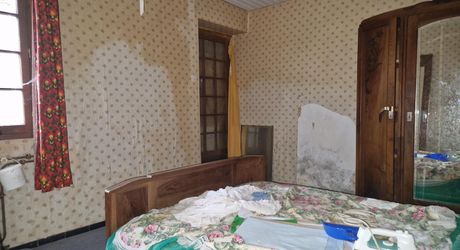 Maison perigordine en pierres à renover avec dépendances et terrain d'env 5000m2