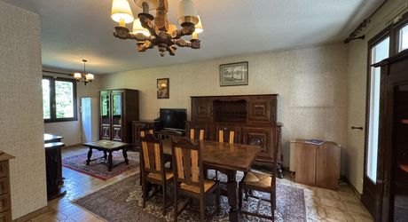 Maison contemporaine de plain-pied avec jardin et proche des commerces