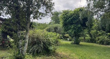 Maison contemporaine de plain-pied avec jardin et proche des commerces