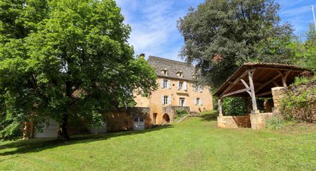 Domaine d'Exception en Périgord Noir : Maison de Maître (197 m²) et Maison d'Amis sur 4 Hectares, à 15 km de Sarlat