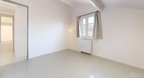 Clé en main, cœur comblé : Découvrez cette perle rare avec jardin et commerces à pied.