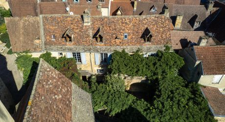 Demeure ancienne de ville pleine de charme et au calme
