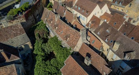 Demeure ancienne de ville pleine de charme et au calme