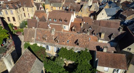 Demeure ancienne de ville pleine de charme et au calme