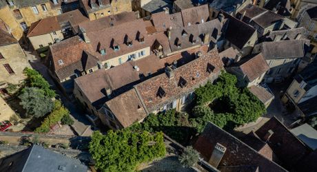 Demeure ancienne de ville pleine de charme et au calme