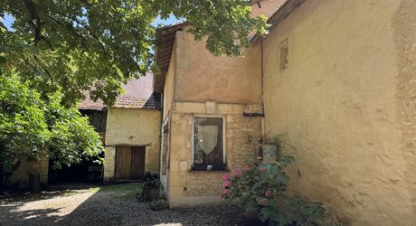 Maison isolée sur six hectares, parfaite pour une totale autonomie !