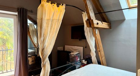 Maison isolée sur six hectares, parfaite pour une totale autonomie !