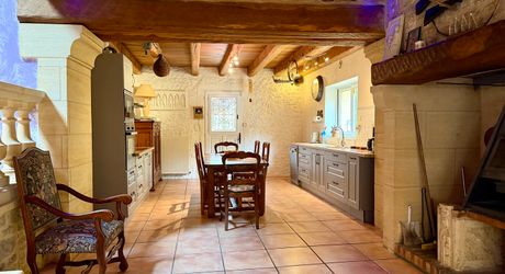 Maison isolée sur six hectares, parfaite pour une totale autonomie !