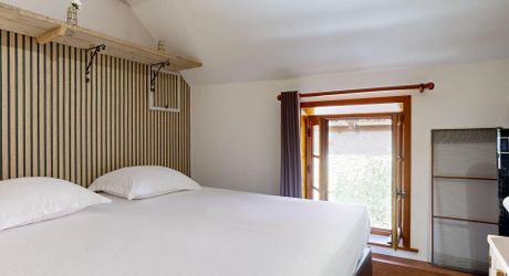 Vue panoramique et nature préservée – Domaine avec plusieurs habitations sur 20 hectares