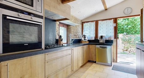 Vue panoramique et nature préservée – Domaine avec plusieurs habitations sur 20 hectares