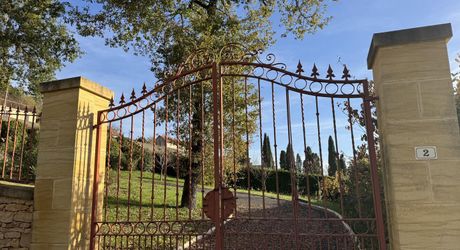 Élégante  maison contemporaine avec piscine et jolie vue,   dans un quartier résidentiel