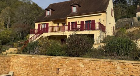 Élégante  maison contemporaine avec piscine et jolie vue,   dans un quartier résidentiel