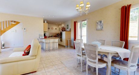 Belle maison contemporaine avec piscine et jolie vue  dans un quartier résidentiel