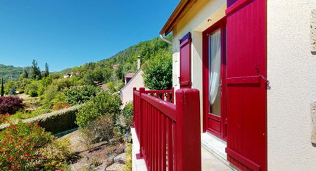Belle maison contemporaine avec piscine et jolie vue  dans un quartier résidentiel