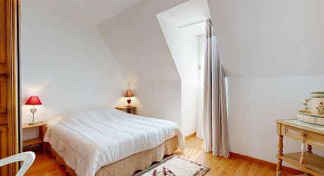 Belle maison contemporaine avec piscine et jolie vue  dans un quartier résidentiel