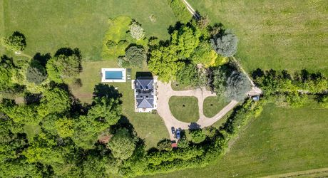 Élégant manoir XIXe avec grand jardin, proche des commerces – Périgord Pourpre