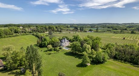 Élégant manoir XIXe avec grand jardin, proche des commerces – Périgord Pourpre