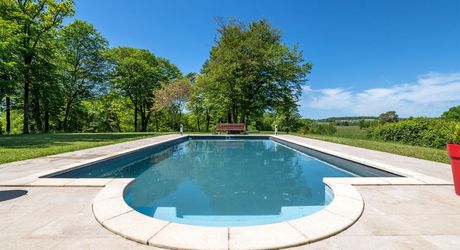 Élégant manoir XIXe avec grand jardin, proche des commerces – Périgord Pourpre