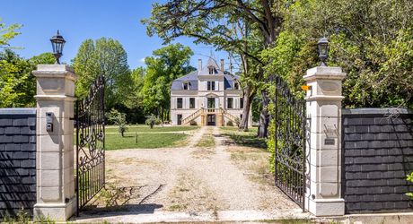 Élégant manoir XIXe avec grand jardin, proche des commerces – Périgord Pourpre