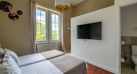 Élégant manoir XIXe avec grand jardin, proche des commerces – Périgord Pourpre
