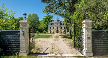 Élégant manoir XIXe avec grand jardin, proche des commerces – Périgord Pourpre