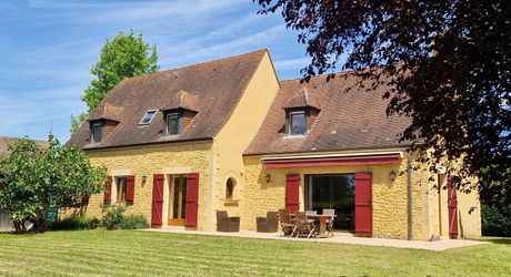 Maison Perigordine proche des commerces et parc arboré de 3860m2