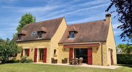 Maison Perigordine proche des commerces et parc arboré de 3860m2