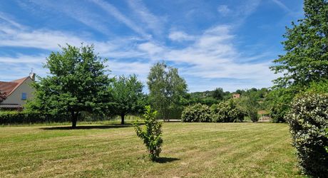 Maison Perigordine proche des commerces et parc arboré de 3860m2