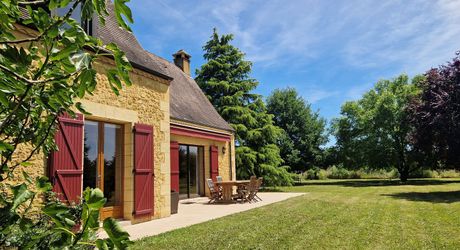 Maison Perigordine proche des commerces et parc arboré de 3860m2