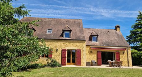 Maison Perigordine proche des commerces et parc arboré de 3860m2